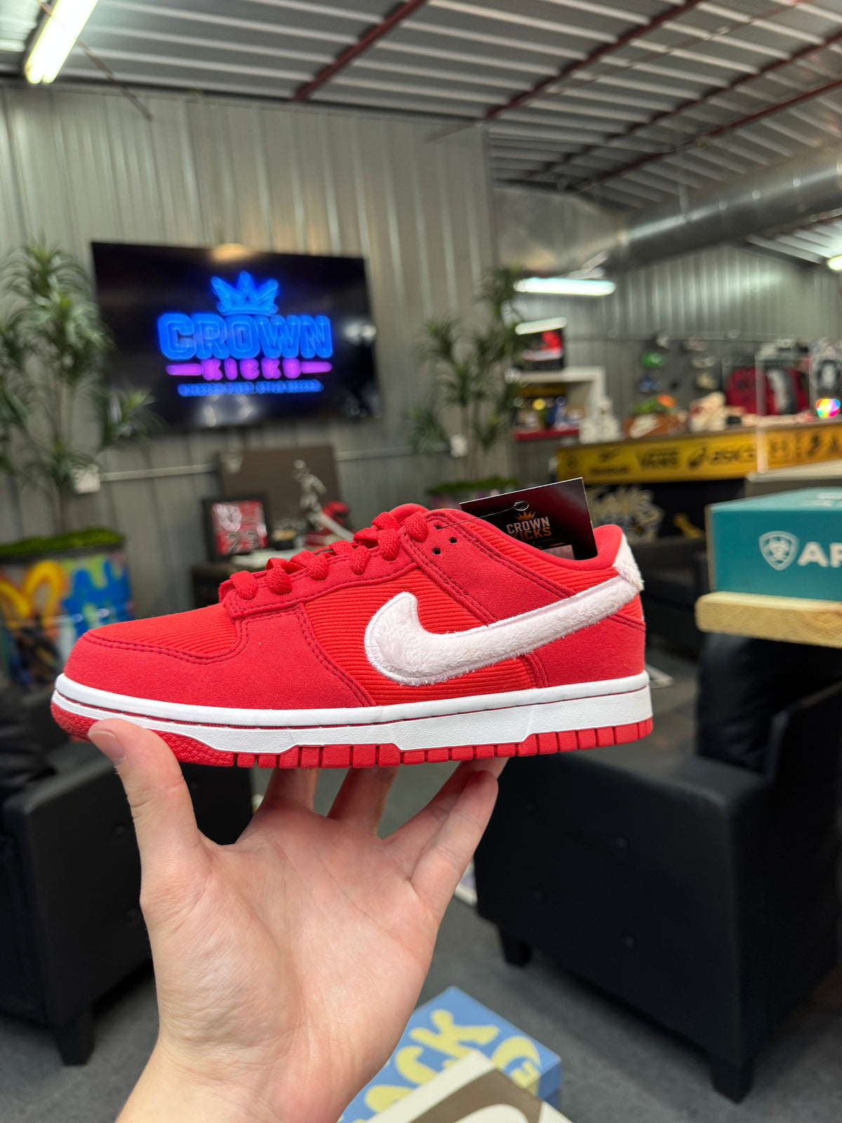 Dunk Low GS Valentines Day (2024) - size 5y by Nike - product image from the listing.