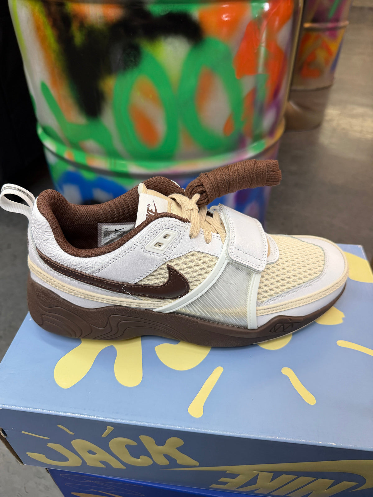 Zoom Field Jaxx Size 9 by Nike - product image from the listing.