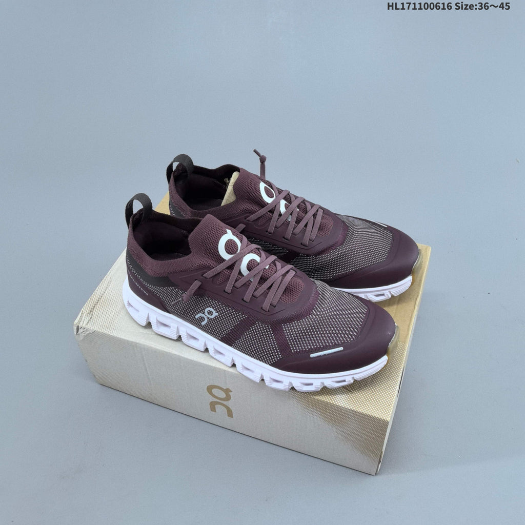 On Cloud 6 Versa Lightweight Casual Trainers - product image from the listing.