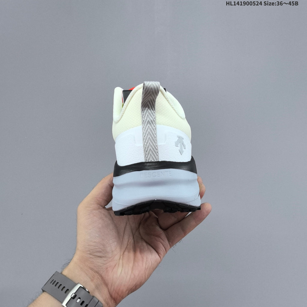 Descente Lavitate Trail Wire 3.0 Sneakers for Running - product image from the listing.