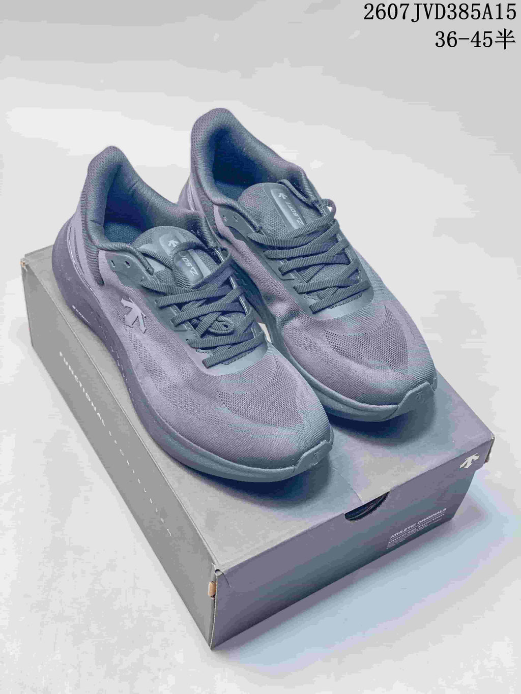 DESCENTE EASE WIRE Sneakers in Dark Gray 2607JVD385A15 - product image from the listing.
