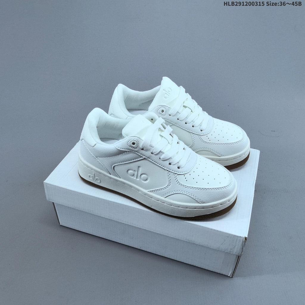 Alo Recovery Mode Low-Cut Sneakers - product image from the listing.