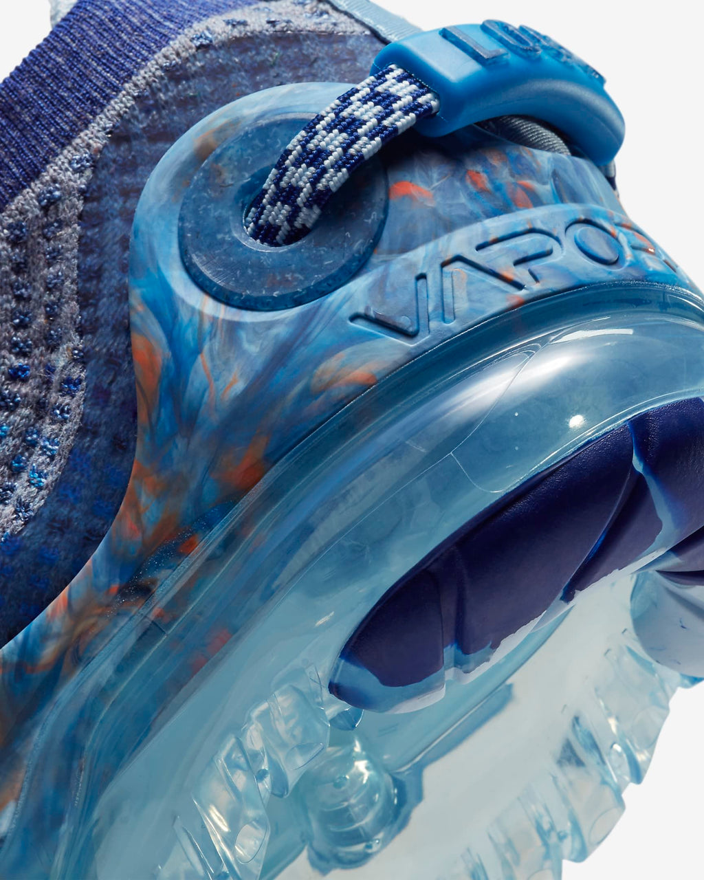 Nike Air VaporMax 2020 Flyknit CT1823-400 Trainers - product image from the listing.