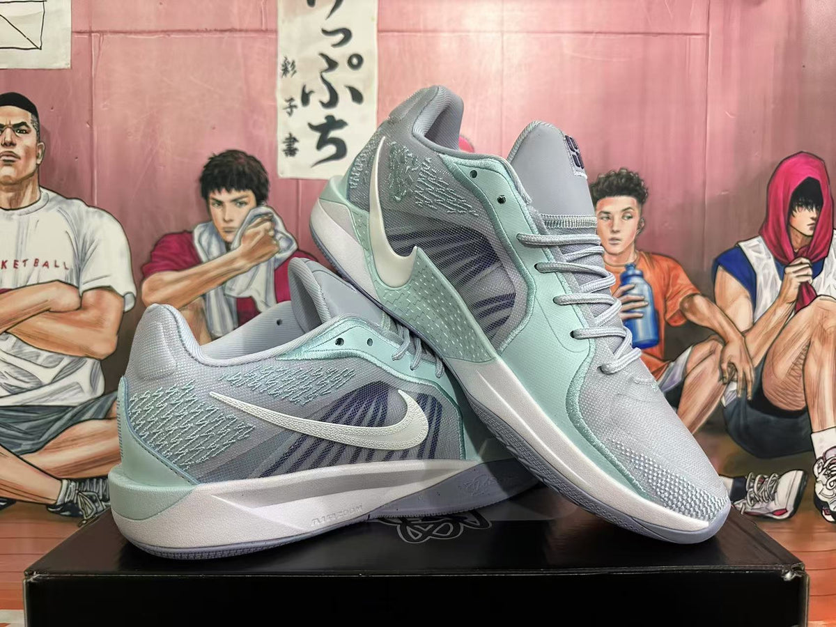 Light Blue Nike Kobe 8 Basketball Shoes - product image from the listing.