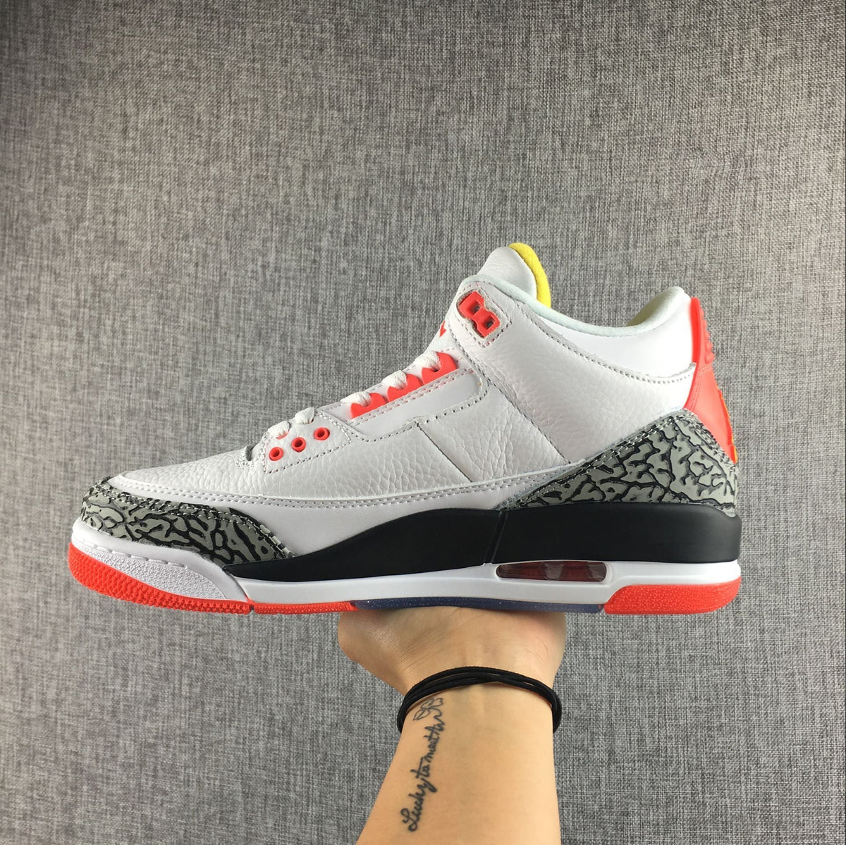 Air Jordan 3 White, High-Top Sneakers in Red and Black - product image from the listing.