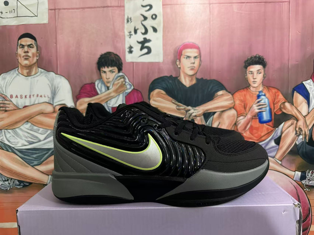 Nike Sneakers in Black and Gray - product image from the listing.