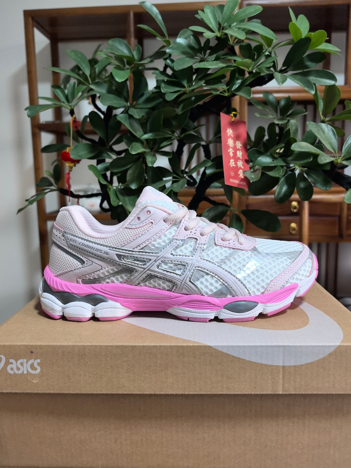 Peach Pink ASICS GEL-Cumulus 16 Sneakers - product image from the listing.