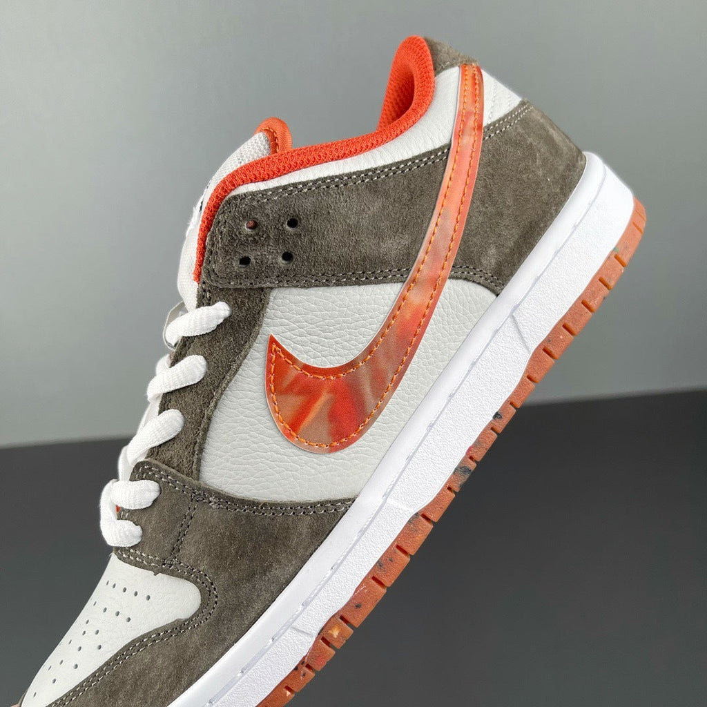 Nike SB Dunk Low Pro Crushed D.C. DH7782-001 Trainers - product image from the listing.