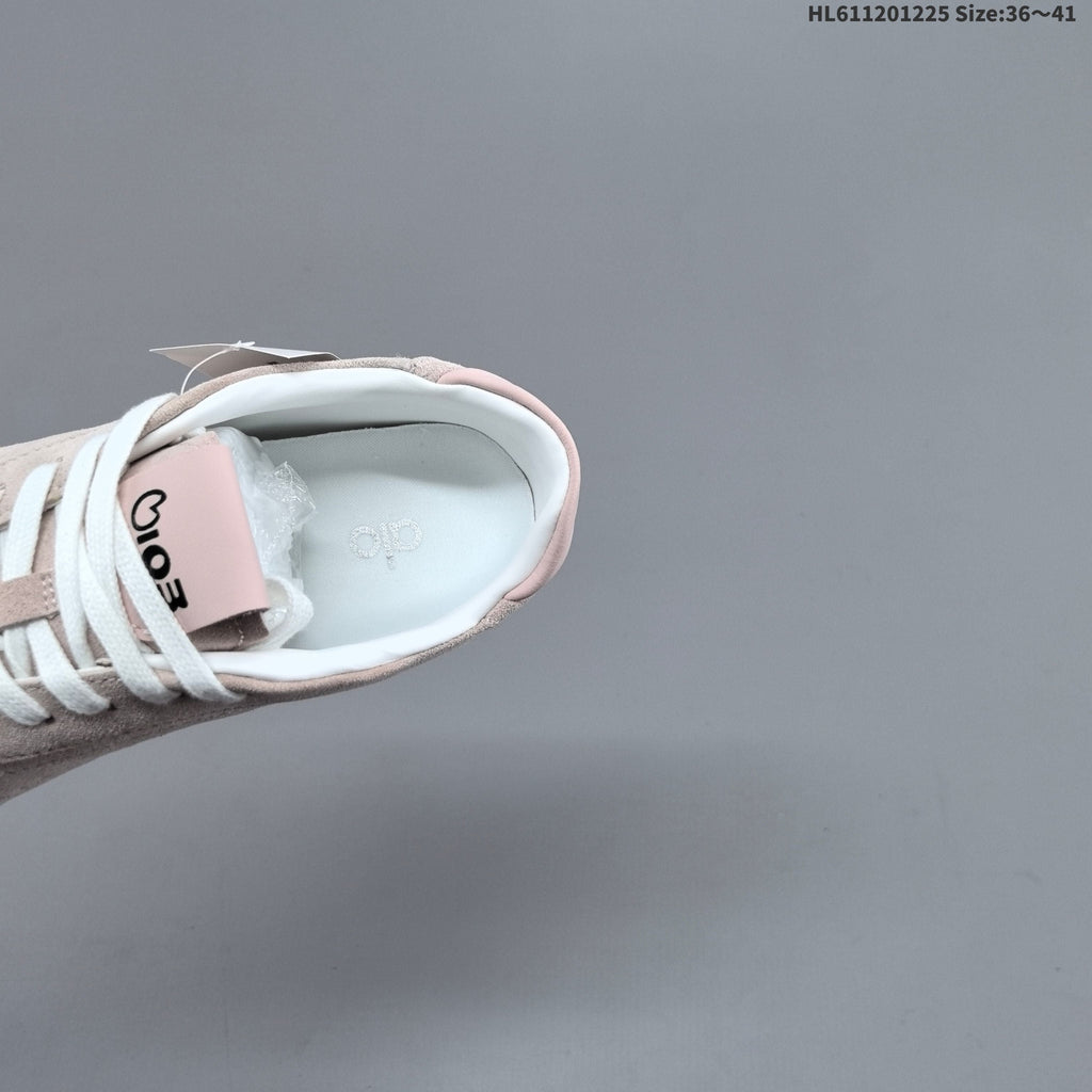 Alo Yoga Sunset Sneaker Low-Top in Blush in Pink - product image from the listing.