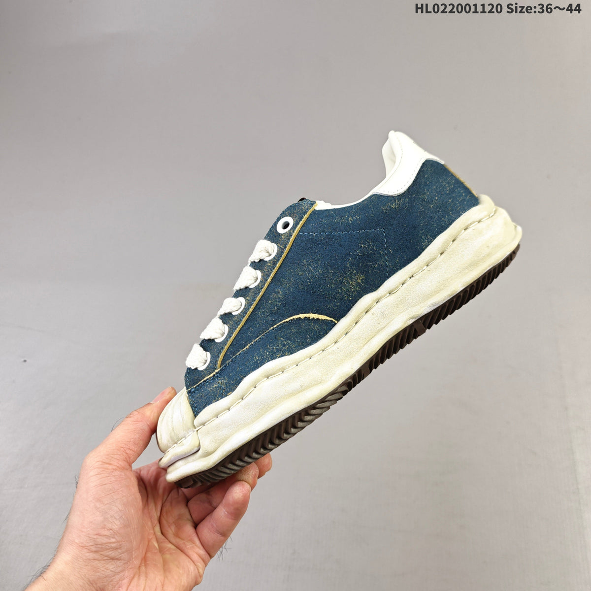 Blue Denim MMY Wayne Low-Top Sneakers - product image from the listing.