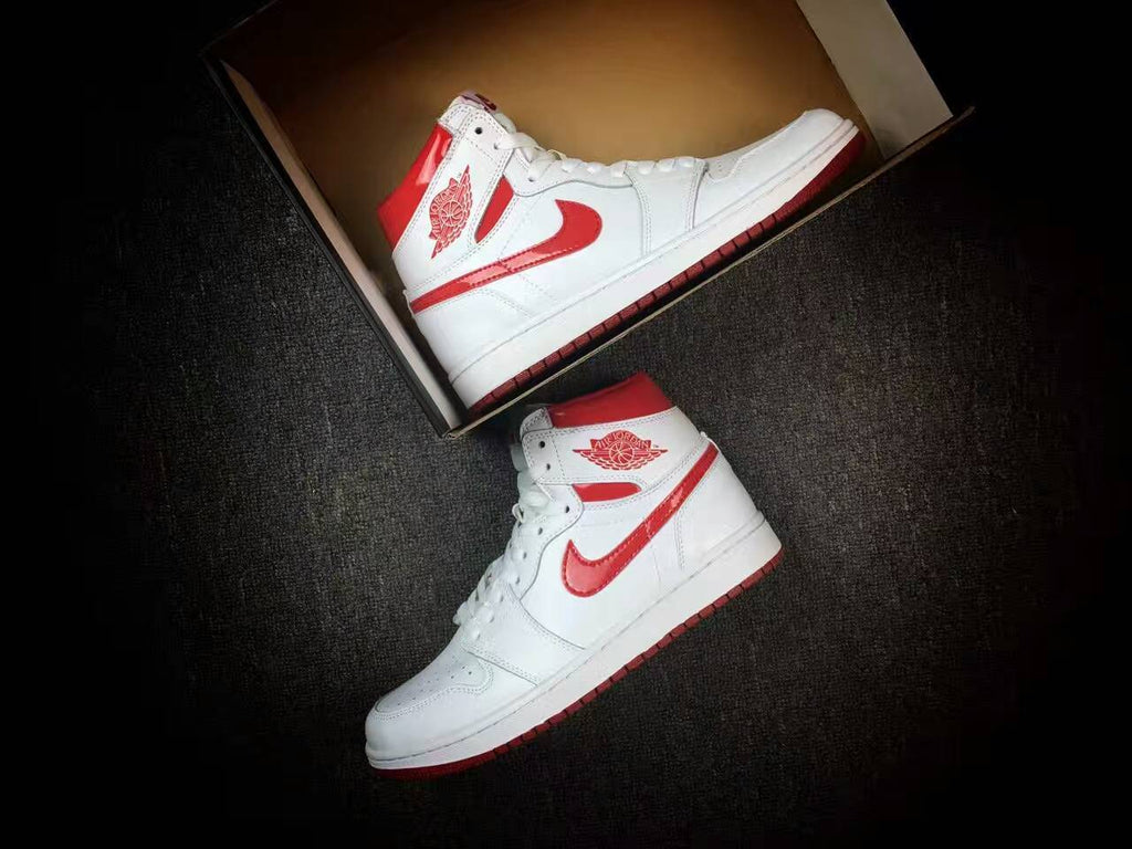Nike Air Jordan 1 High Sneakers in White Red - product image from the listing.