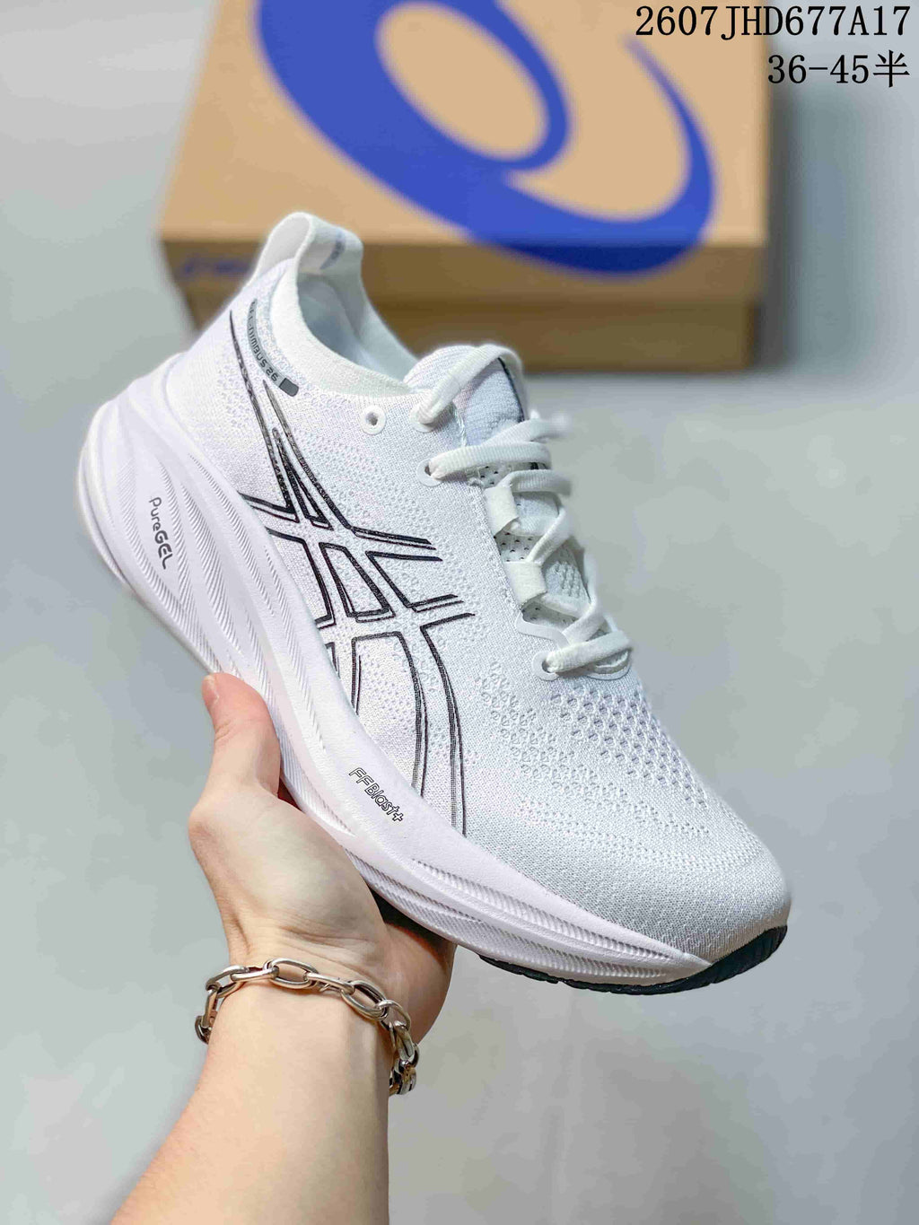 ASICS Gel-Nimbus 26 Sneakers for Running - product image from the listing.