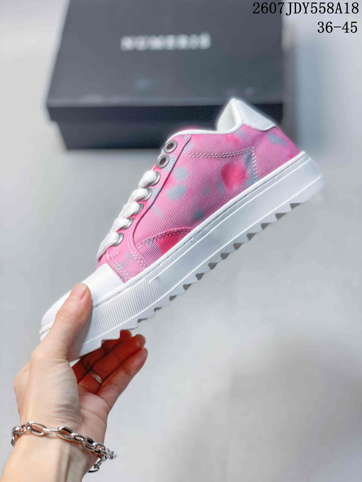NUMERIS Pink and White Low-Cut Platform Sneakers 711085UYQ - product image from the listing.