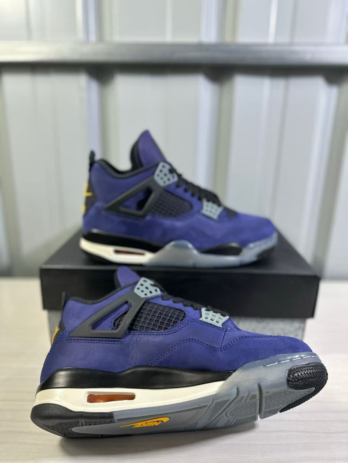 Air Jordan 4 Retro Lakers Purple Gold FV5029-500 - product image from the listing.