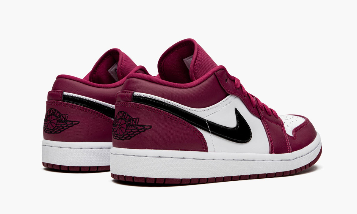 "Noble Red" Air Jordan 1 Low - product image from the listing.