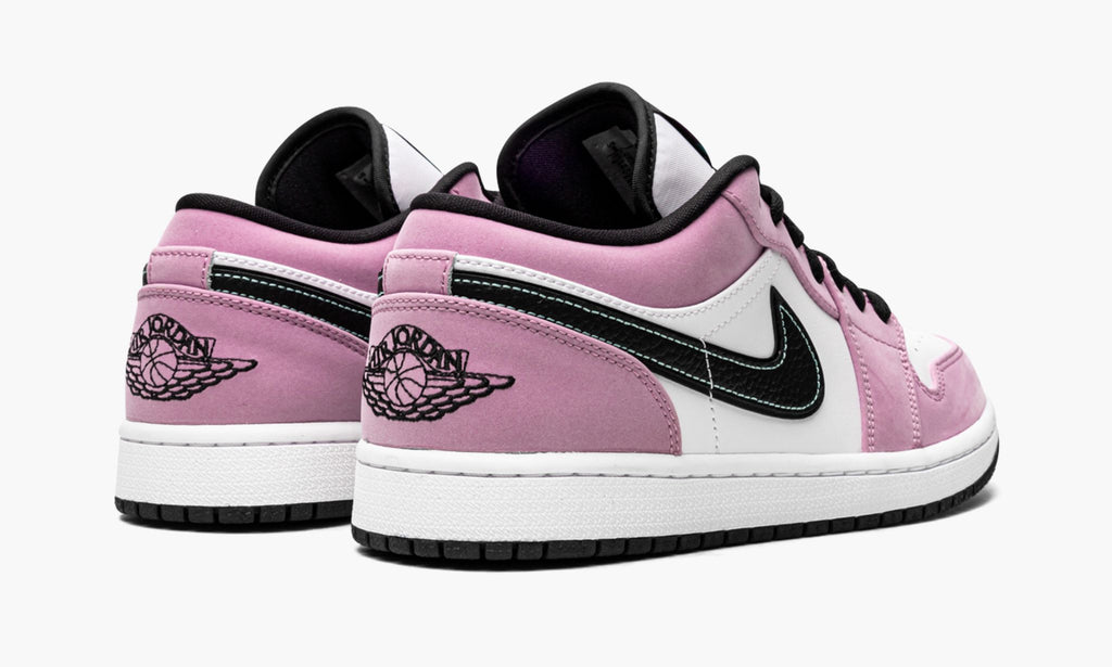 "Violet Shock" Air Jordan 1 Low SE - product image from the listing.