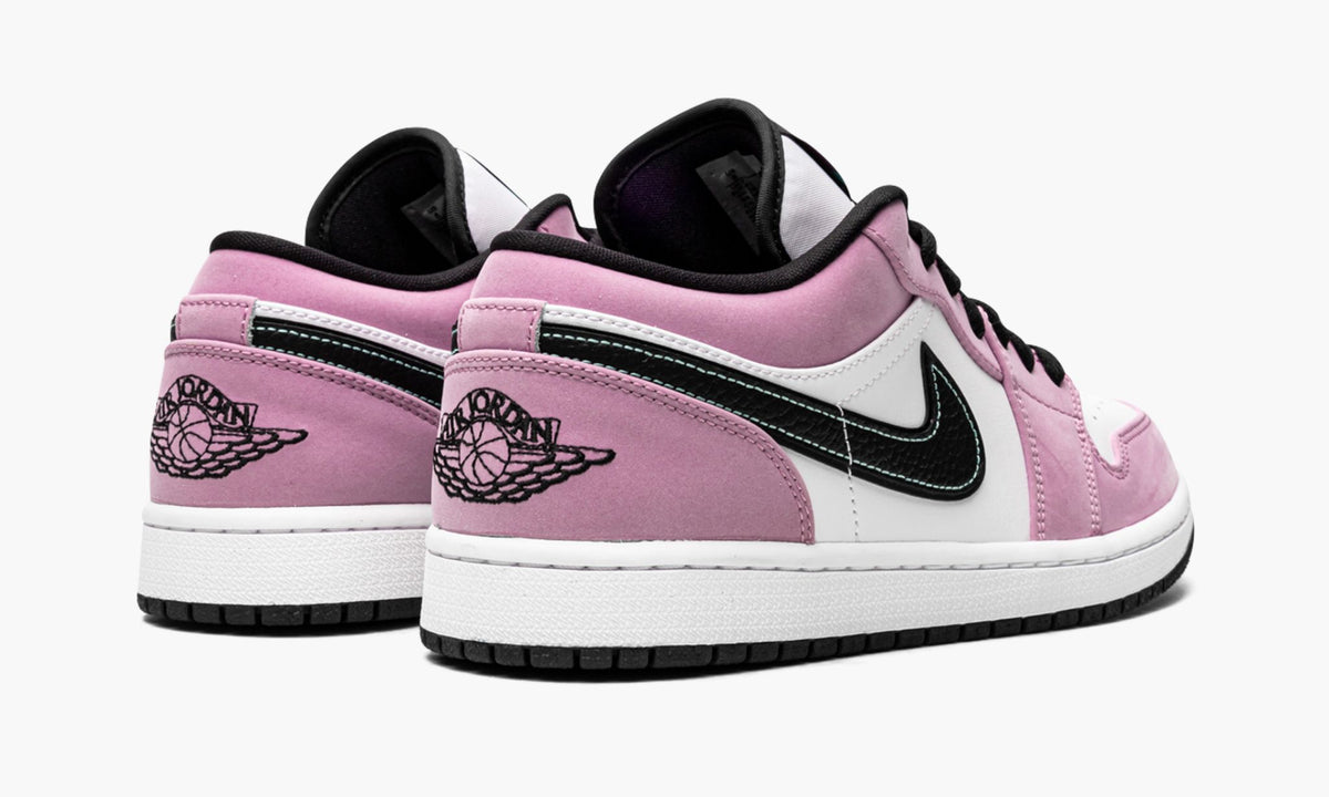 "Violet Shock" Air Jordan 1 Low SE - product image from the listing.