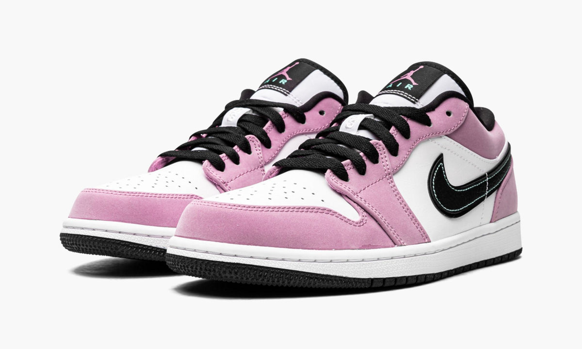"Violet Shock" Air Jordan 1 Low SE - product image from the listing.