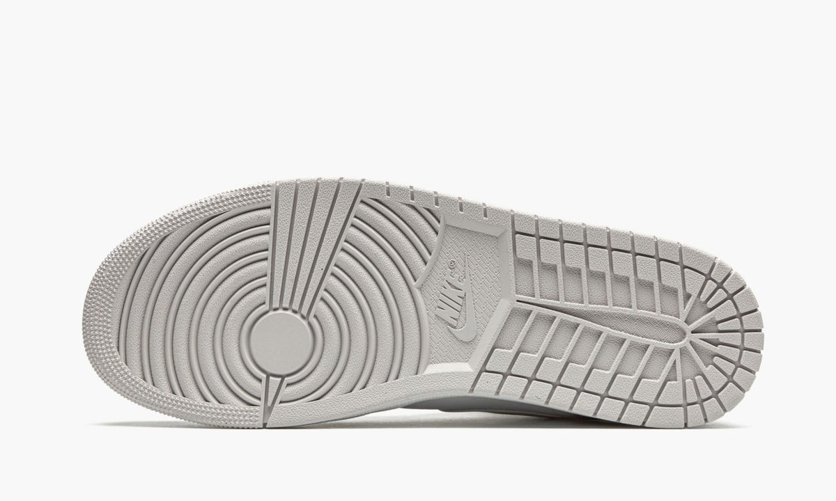 "White Camo" Air Jordan 1 Mid - product image from the listing.