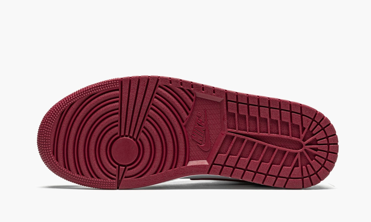 Bred Toe - Air Jordan 1 Mid - product image from the listing.