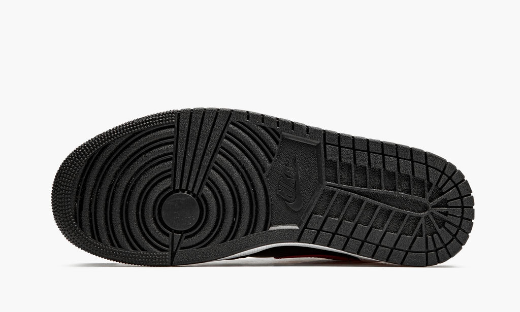 Air Jordan 1 Mid Chile in Red - product image from the listing.