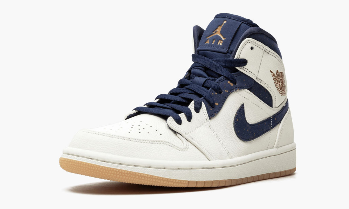 Jeter - Air Jordan 1 Mid - product photo shown in the listing for this item.