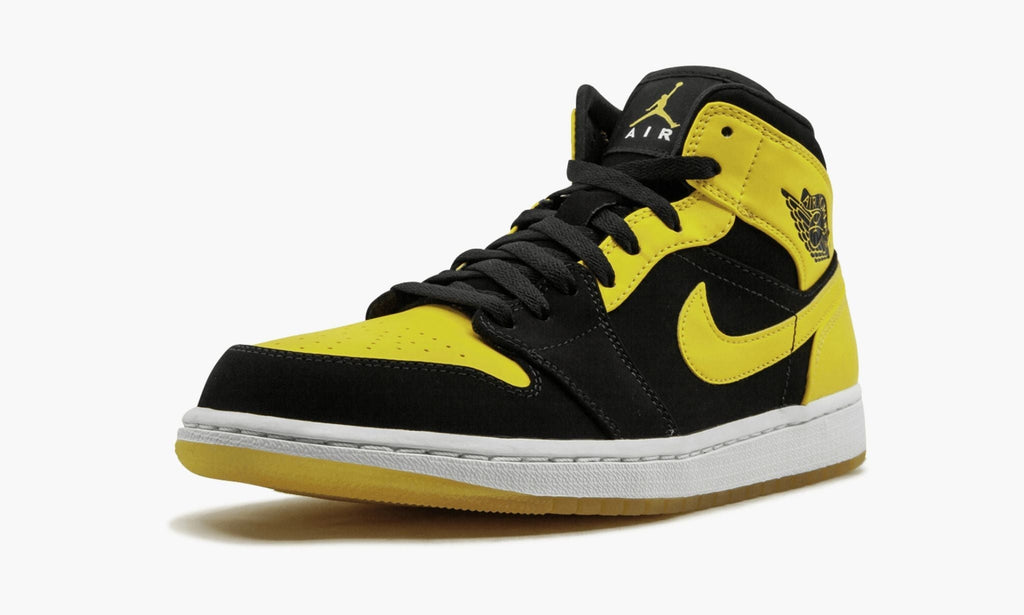 New Love 2017 Release - Air Jordan 1 Mid - product image from the listing.