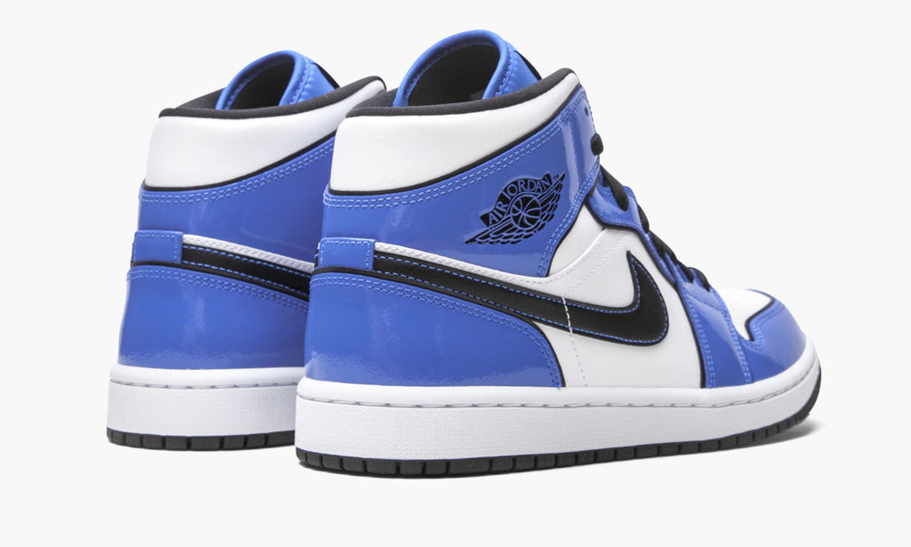 "Signal Blue" Air Jordan 1 Mid SE - product image from the listing.