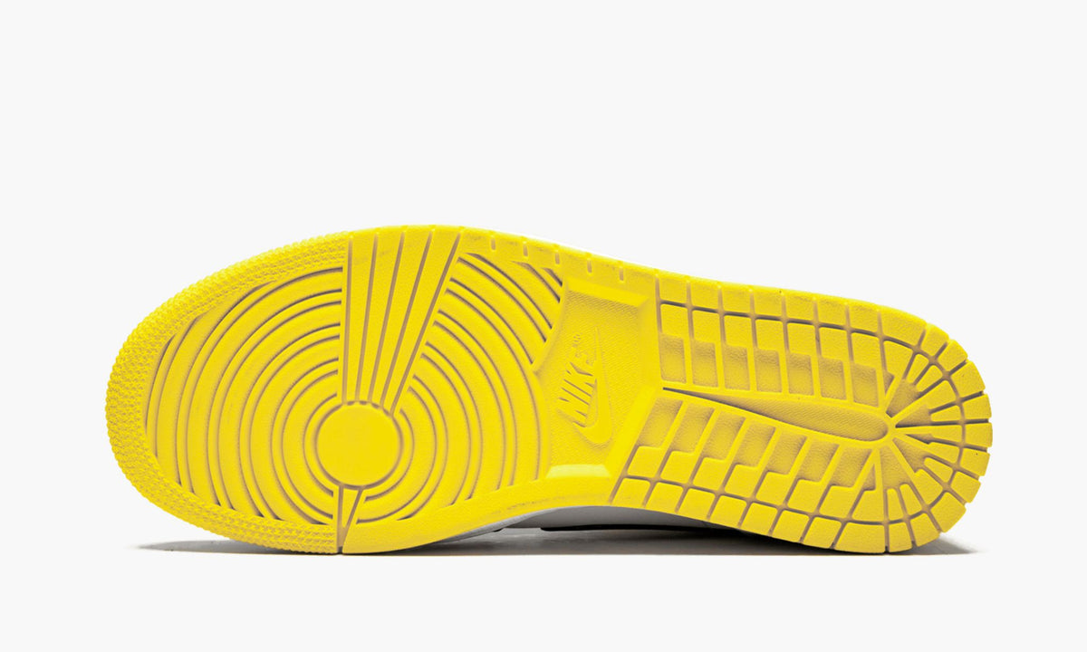 Yellow Toe - Air Jordan 1 MID SE - product image from the listing.