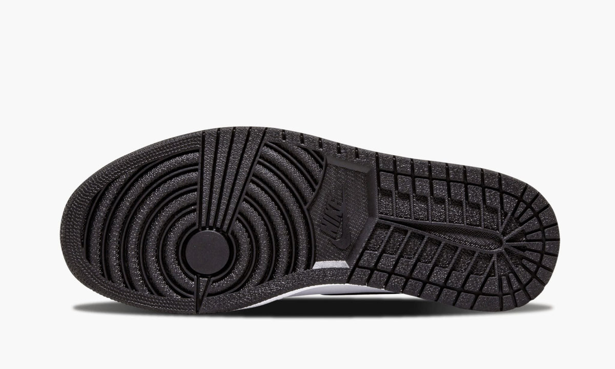 High - Air Jordan 1 Retro - product photo shown in the listing for this item.