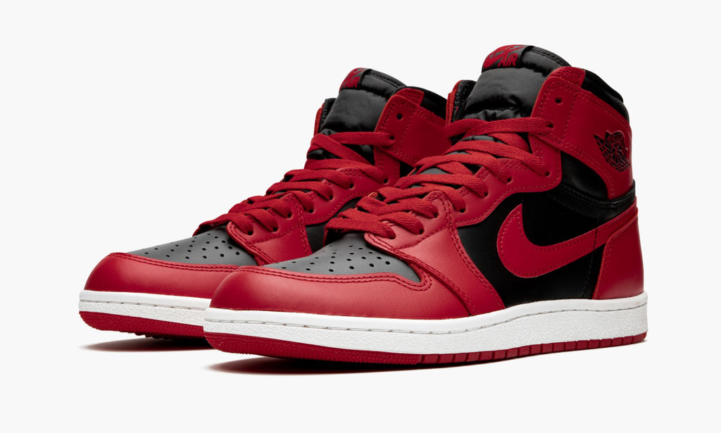 Air Jordan 1 Retro High OG 85 Varsity in Red - product image from the listing.
