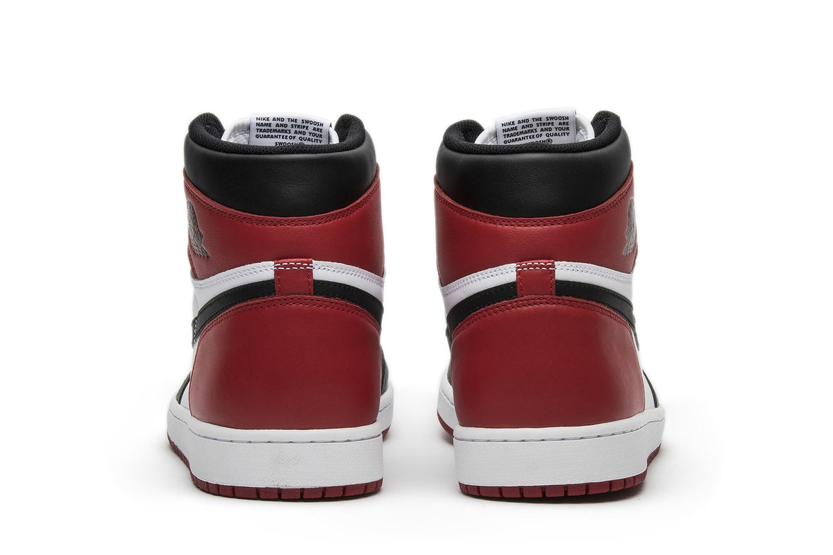 Black Toe - Air Jordan 1 Retro High OG - product image from the listing.
