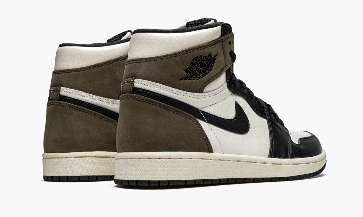 Air Jordan 1 Retro High OG in Dark Mocha - product image from the listing.