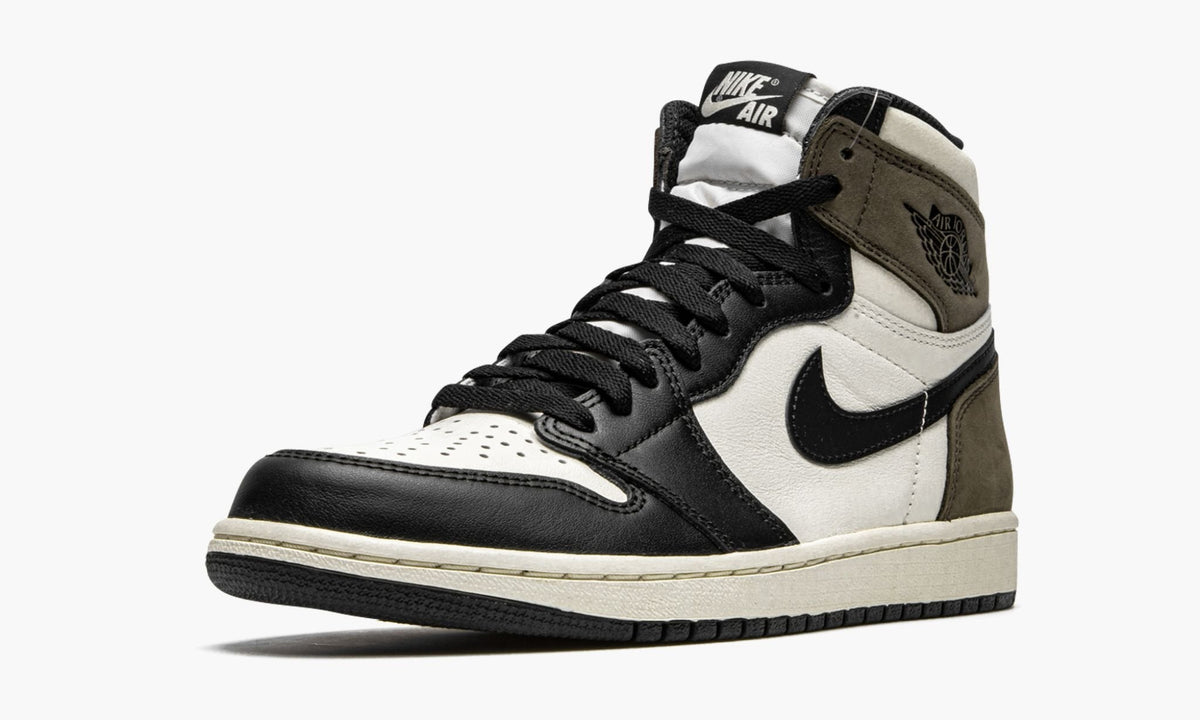 Air Jordan 1 Retro High OG in Dark Mocha - product image from the listing.