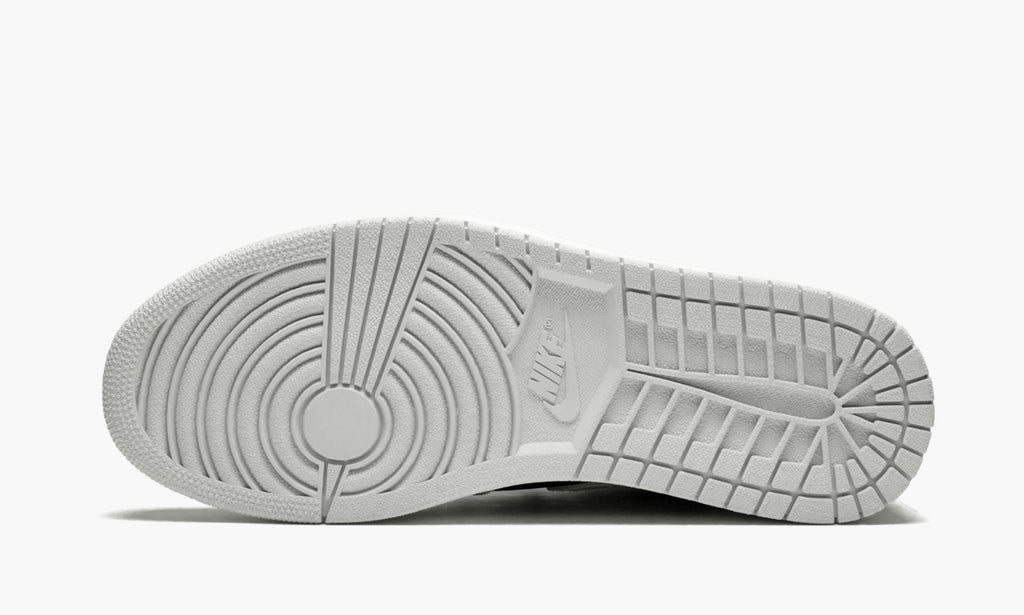 Neutral Grey/Hyper Crimson - Air Jordan 1 Retro High OG - product image from the listing.