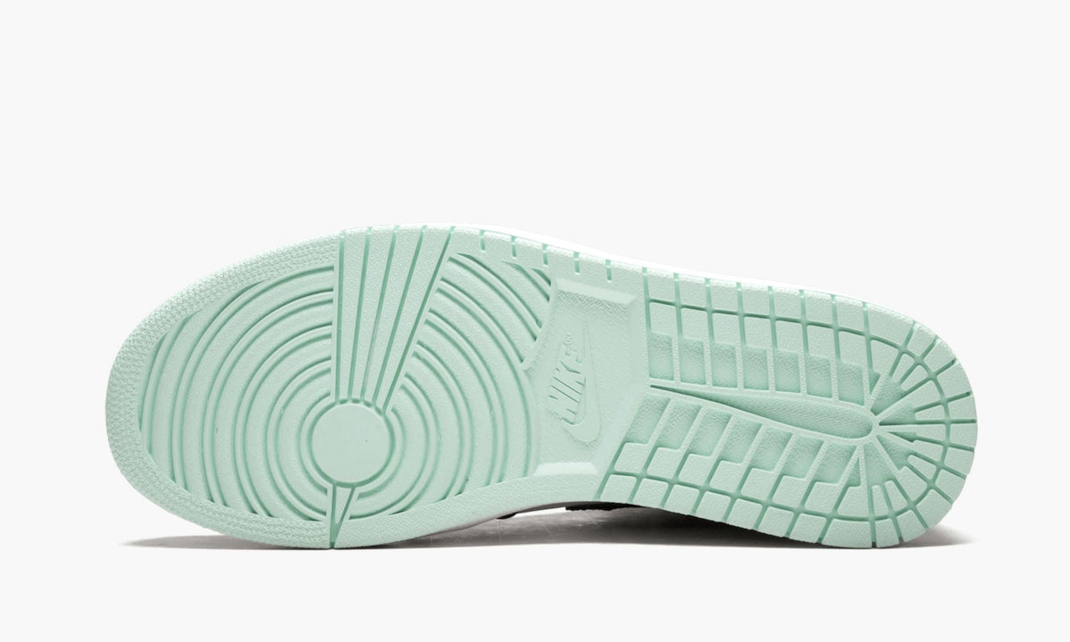 Igloo - Air Jordan 1 Retro High OG NRG - product image from the listing.