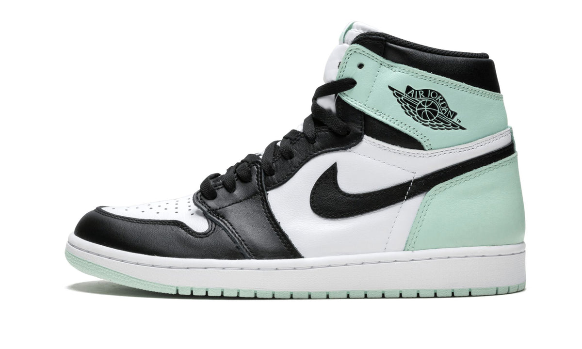 Igloo - Air Jordan 1 Retro High OG NRG - product image from the listing.