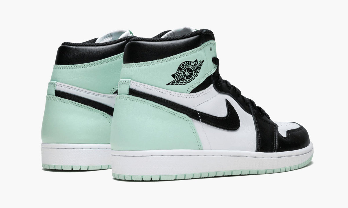 Igloo - Air Jordan 1 Retro High OG NRG - product image from the listing.