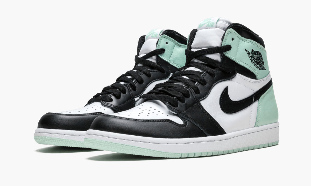 Igloo - Air Jordan 1 Retro High OG NRG - product image from the listing.