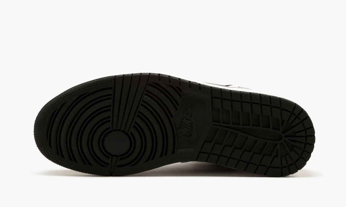 RE2PECT - Air Jordan 1 Retro High OG - product image from the listing.