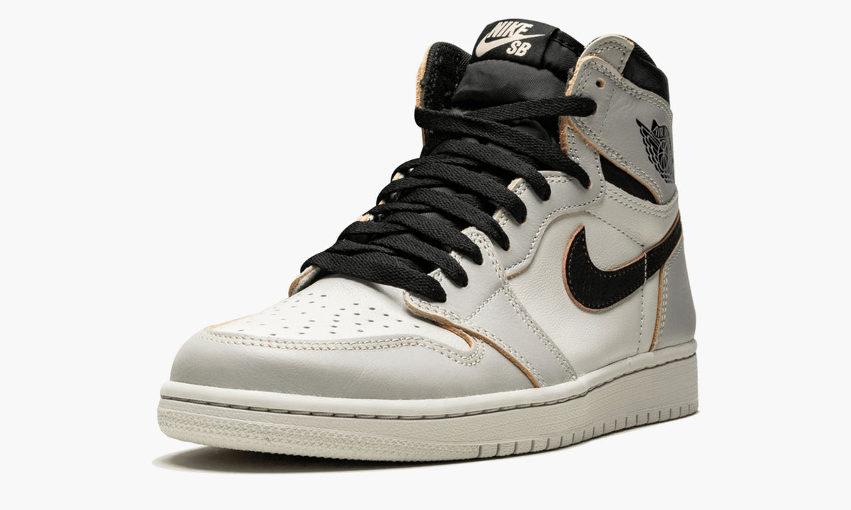 "NYC to Paris" Air Jordan 1 SB Retro High OG - product image from the listing.