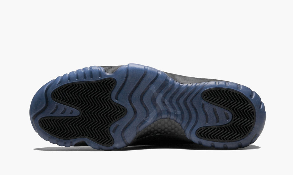 Cap & Gown - Air Jordan 11 Retro - product image from the listing.