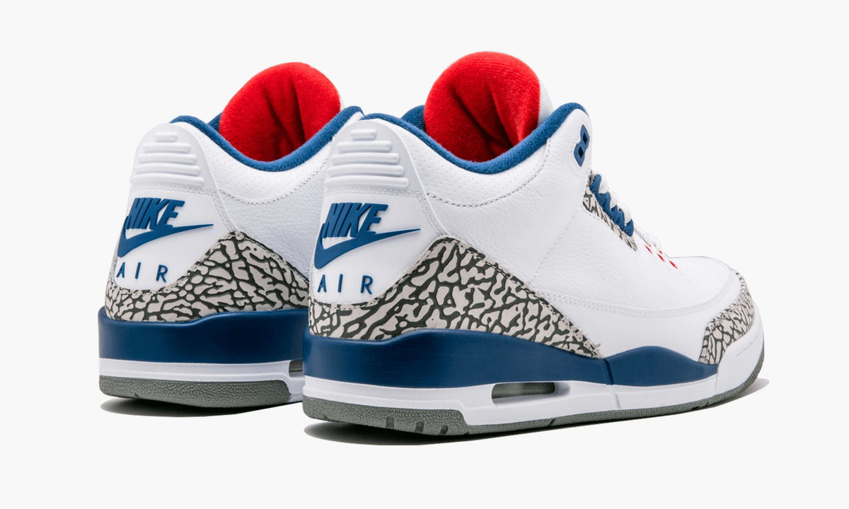 "True Blue" Air Jordan 3 Retro OG - product image from the listing.