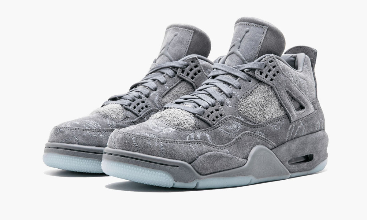 Kaws KAWS - Air Jordan 4 Retro - product image from the listing.