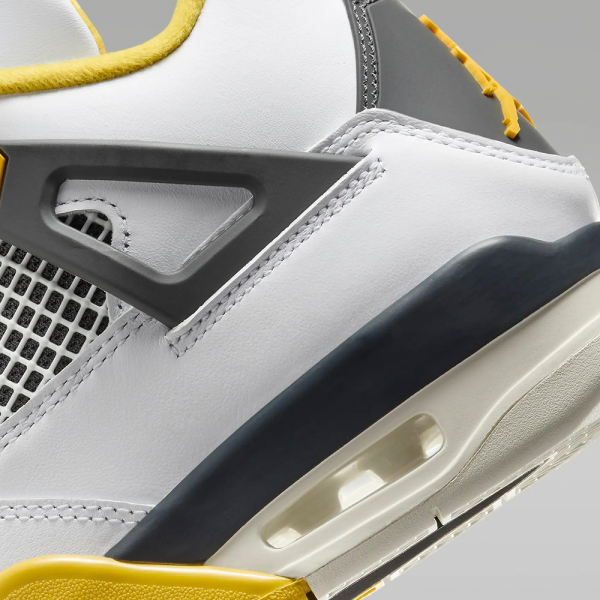 Women's Air Jordan 4 Retro Shoes - product image from the listing.