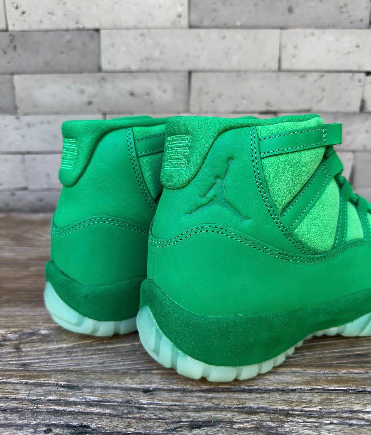 "Green Screen" PREORDER - Air Jordan 11 - product image from the listing.