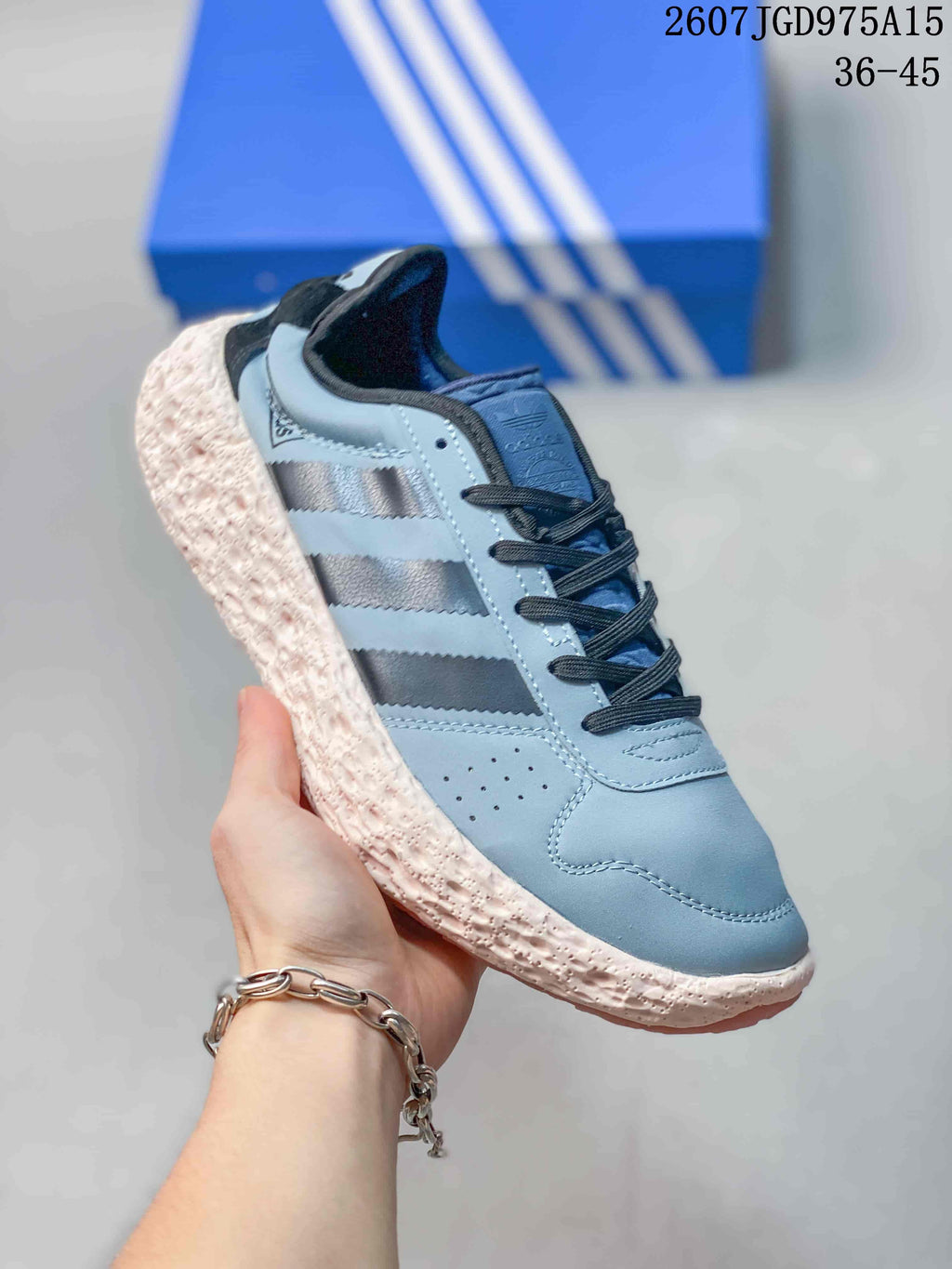 Adidas Originals Zponge Low-Top Sneakers in Blue IH0977 - product image from the listing.