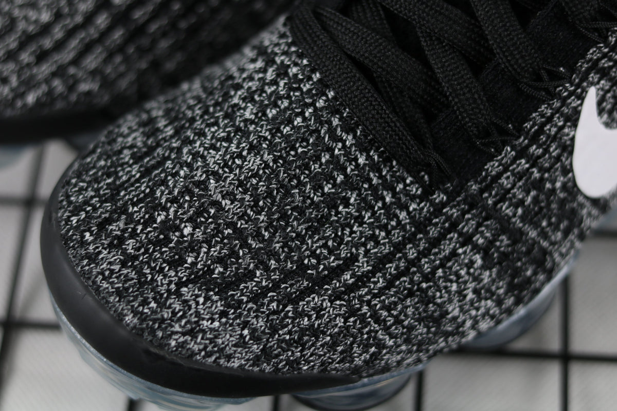 Nike Air VaporMax Flyknit 3 AJ6900-001 Sneakers in Black - product image from the listing.
