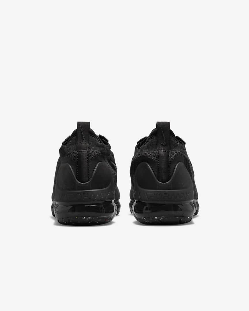 Nike Air VaporMax Flyknit 2021 Triple Sneakers in Black DH4084-001 - product image from the listing.