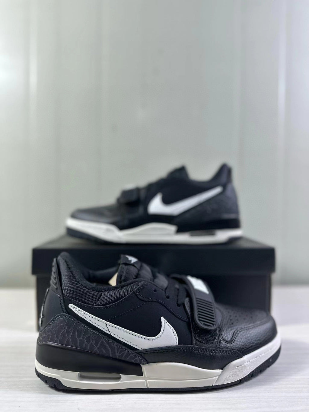 Air Jordan Legacy 312 Low Black White CD7069-001 - product image from the listing.